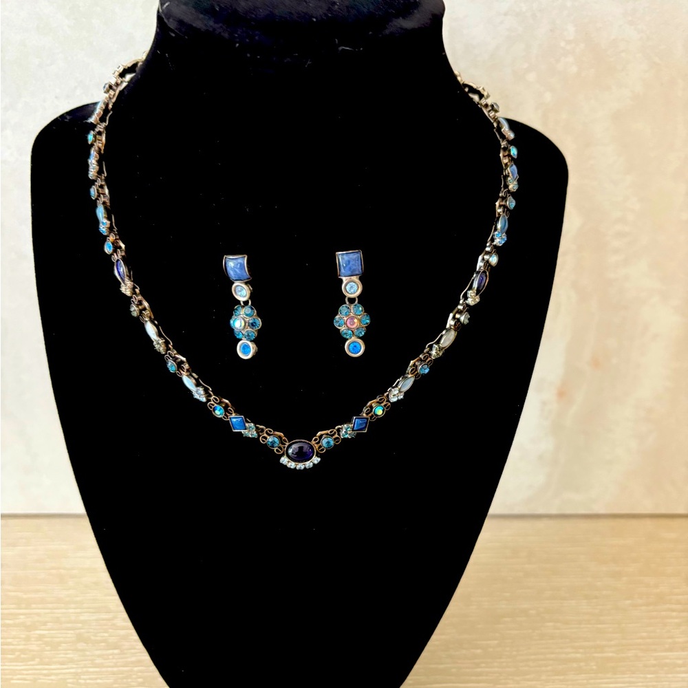 Sorrelli-Swarovski crystal Elegant Blue Necklace and Earring Set